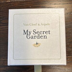 Van Cleef & Arpels My Secret Garden Box - White